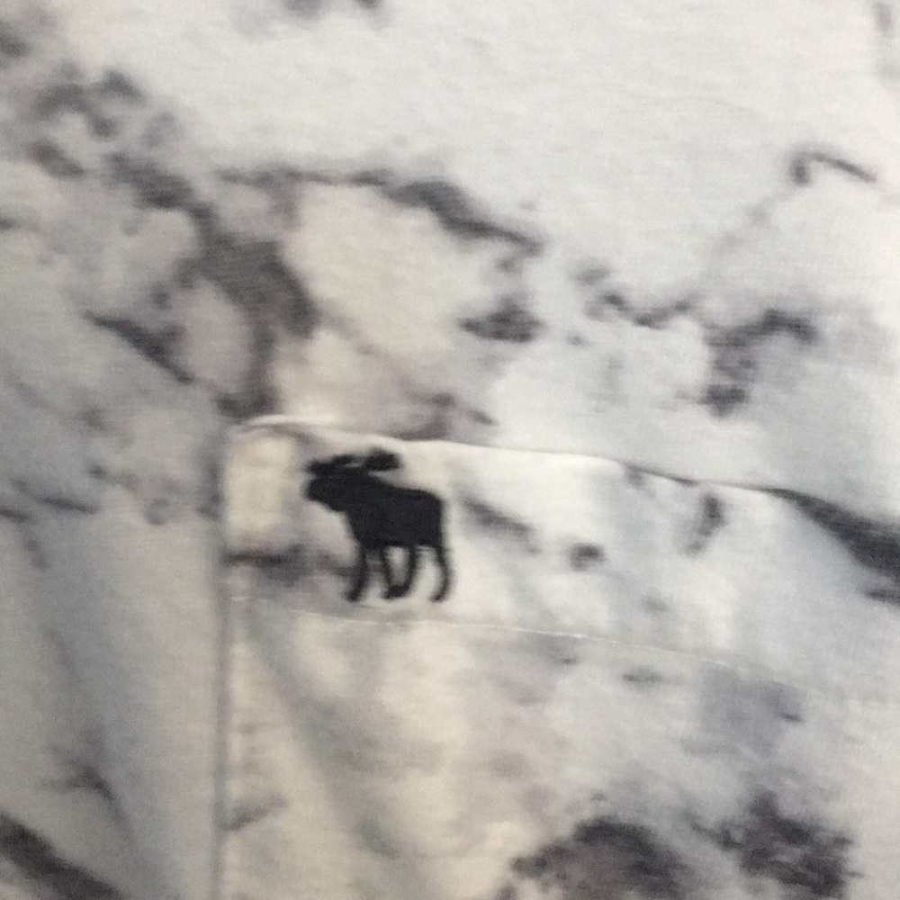 Abercrombie shirt - Picture 2 of 3